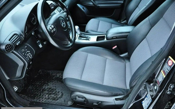 Mercedes-Benz Klasa C cena 23900 przebieg: 218000, rok produkcji 2005 z Mieroszów małe 631